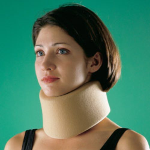 Buy Oppo Cervical Collar Medium Density Small 4092 Support 1 PC Online - Kulud Pharmacy