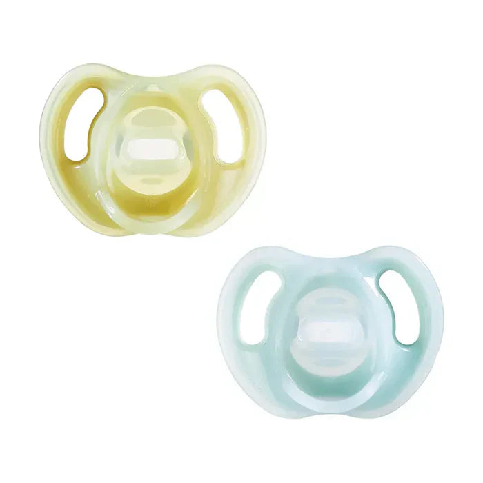 Tommee Tippee Ultra-Light Silicone Soother, 6-18M